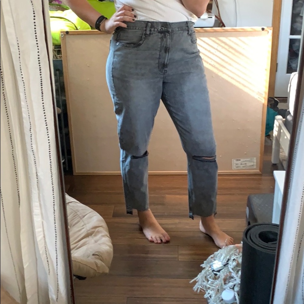 American Eagle Distressed Grey Mom Jean